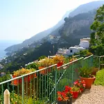 Paradiso House Holiday home *