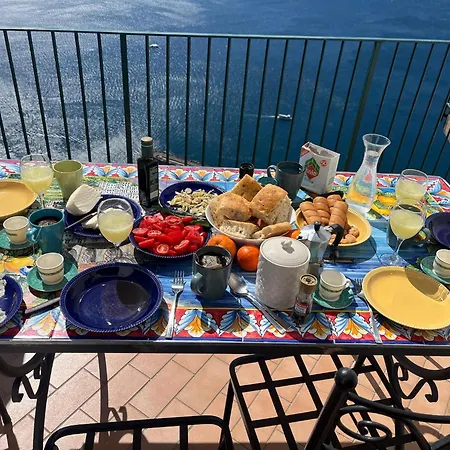 The Guardian Of Feriehus Amalfi